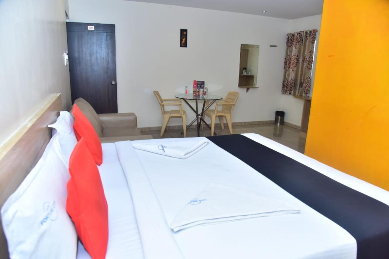 Hotel Fortune City Bangalore Buitenkant foto